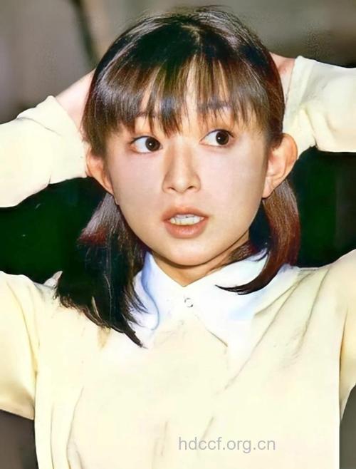 跟滨崎步学开眼角做大眼妹