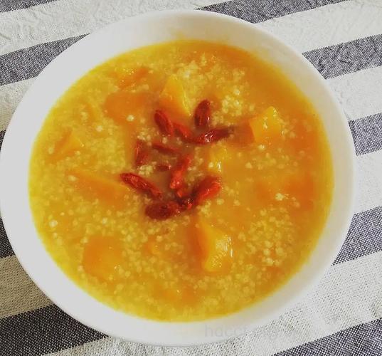 养胃粥:枸杞木瓜粥的做法