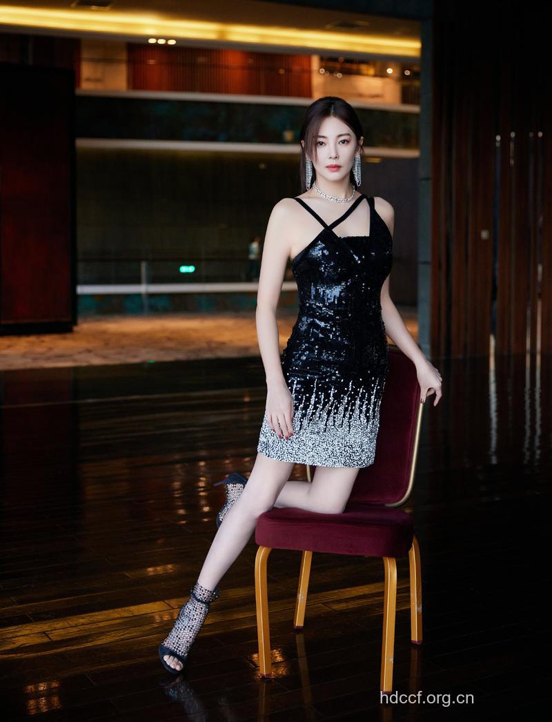 张雨绮杂志秀美腿 5招练出魔鬼身材