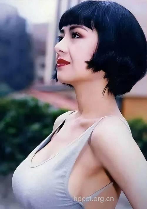 年代秀胸部审美标准