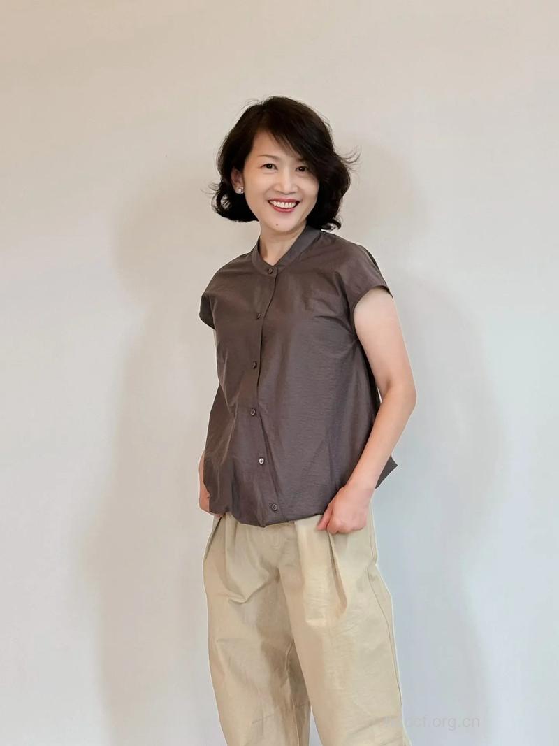 55岁老妇如何年轻30岁