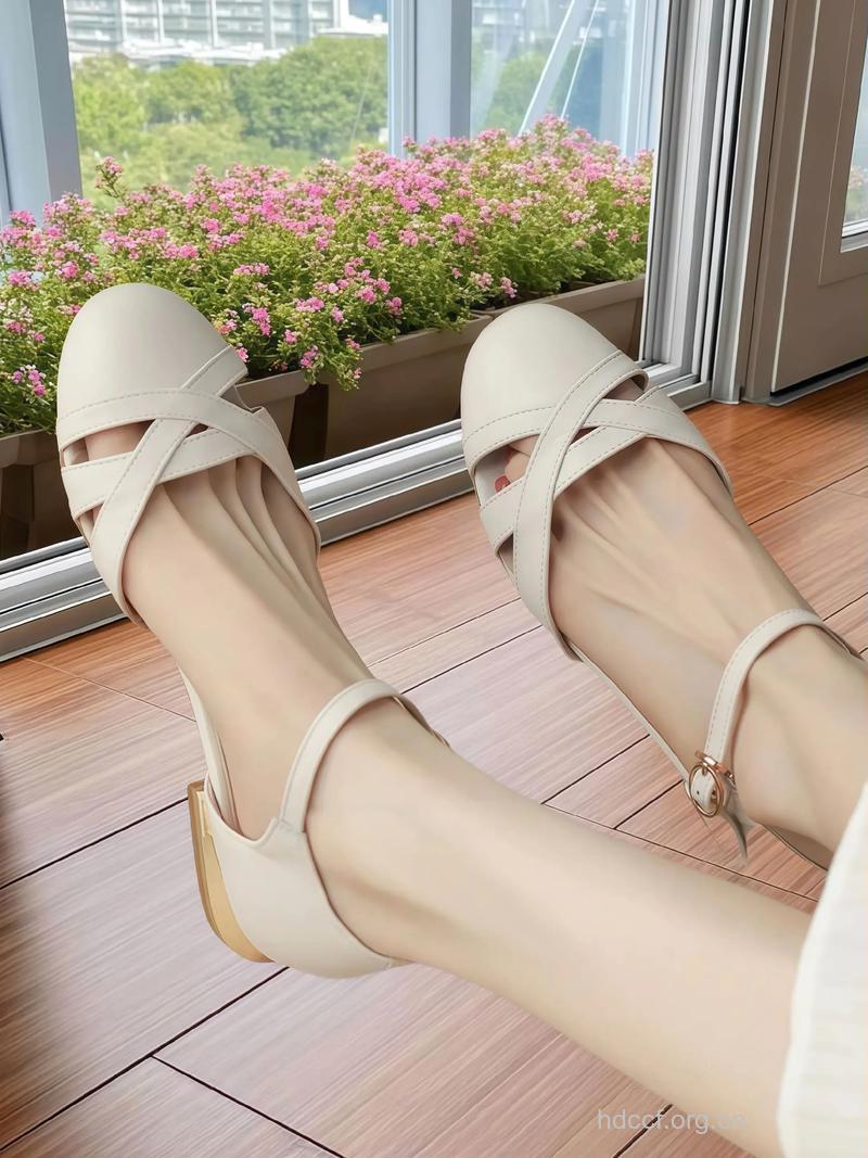 女性夏季穿凉鞋三大注意