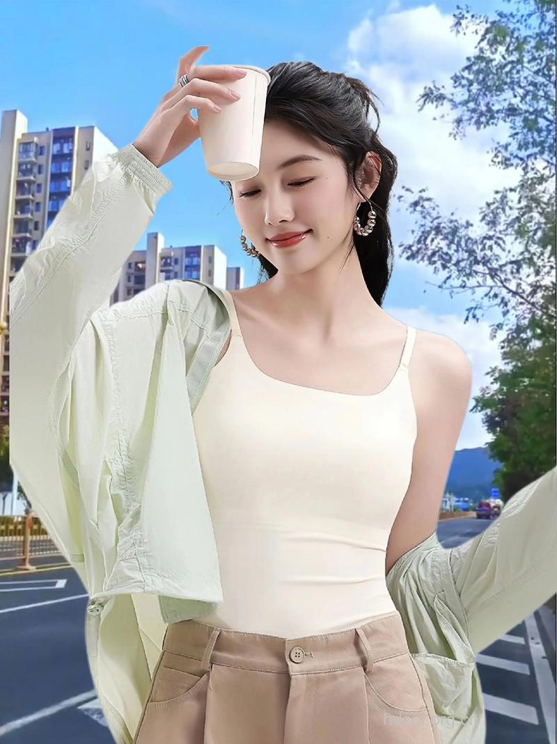 夏季女性穿吊带小心关节