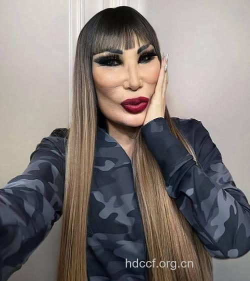 世界第一人工美女!整形超过50次从55变身20岁
