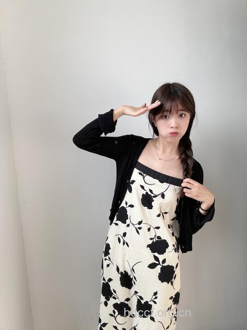 手臂粗穿不了吊带衫 怎么摆脱蝴蝶袖好