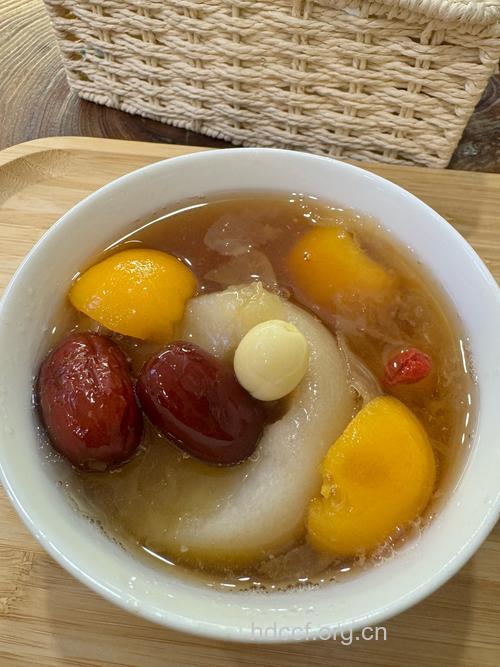 减肥粥：枇杷粥的做法