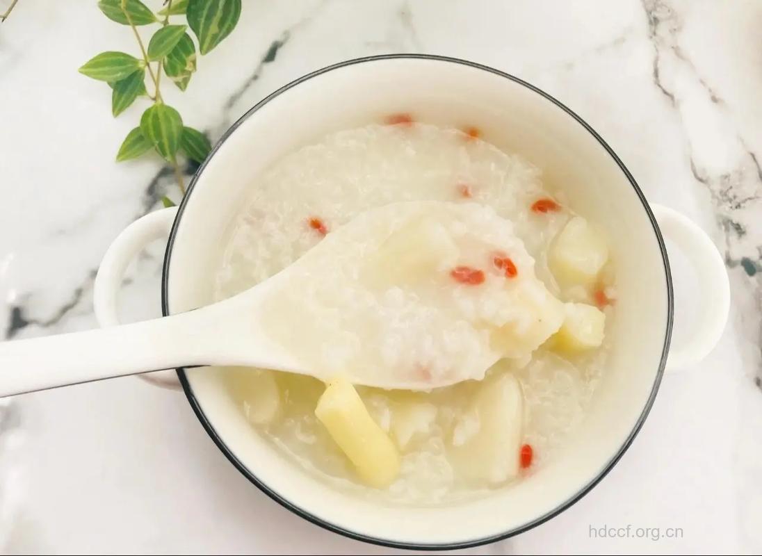 减肥粥：白扁豆山药粥的做法