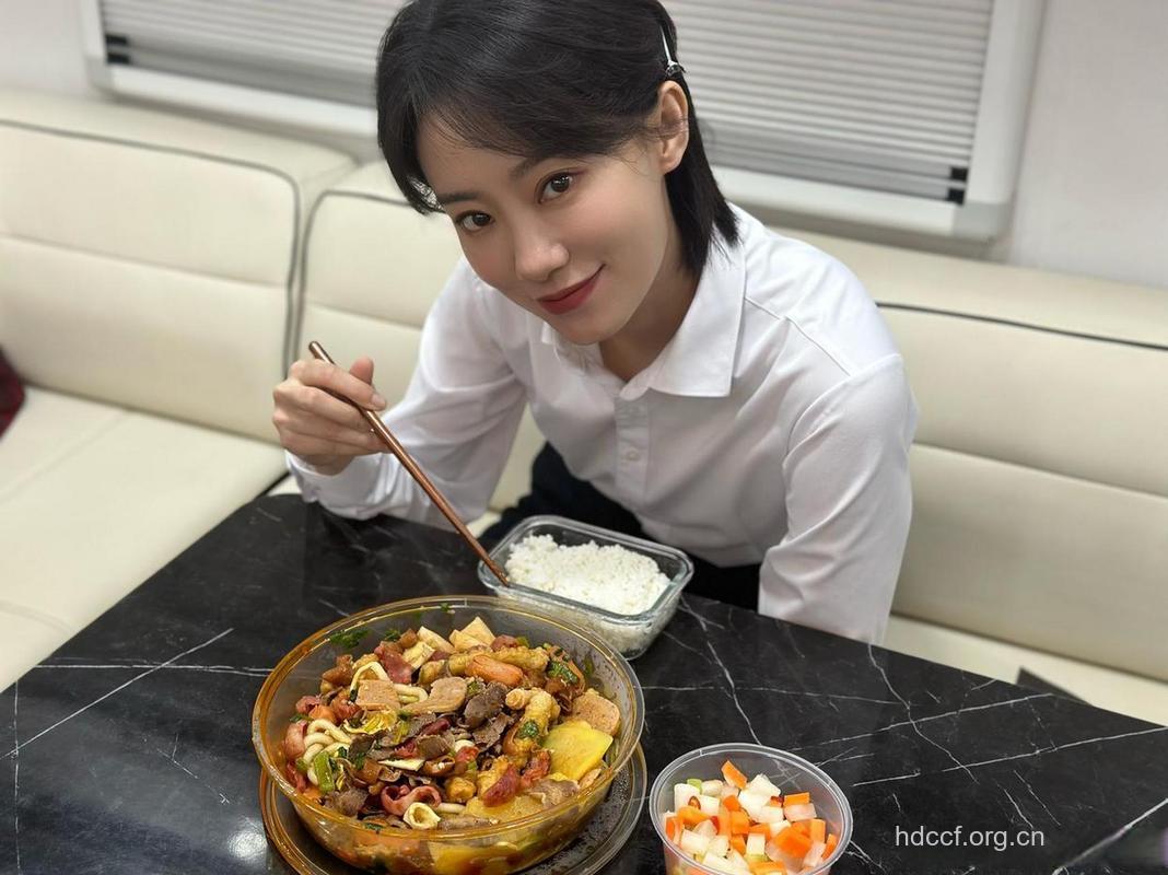 给米饭加点料 吃出骨感美女