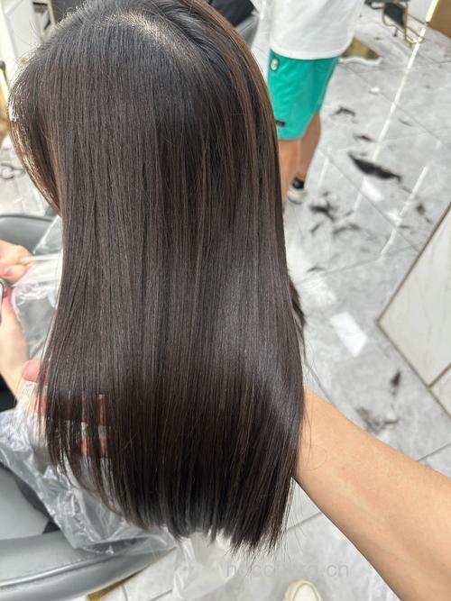 作为离子烫后久洗头发