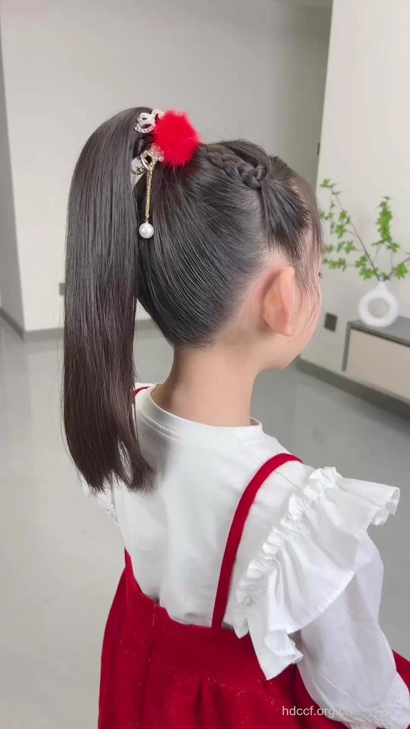 可爱侧边高马尾扎发