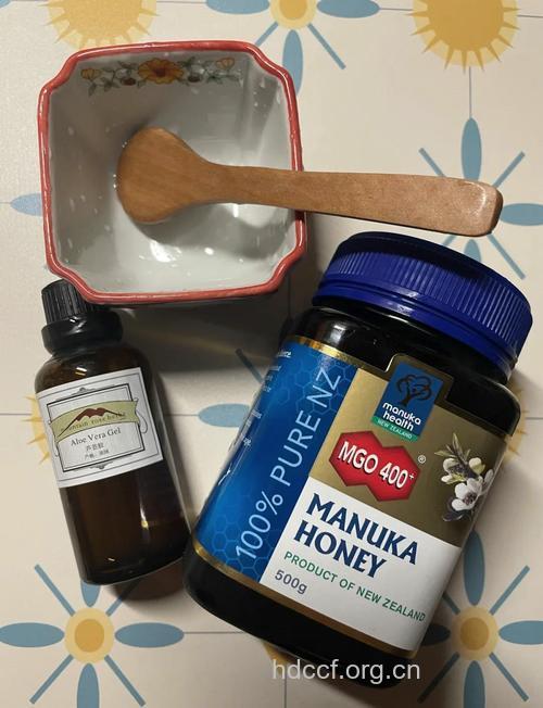 自制好用的蜂蜜苦瓜祛痘面膜