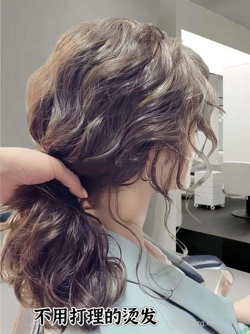 发量少适合的歪发髻DIY发型