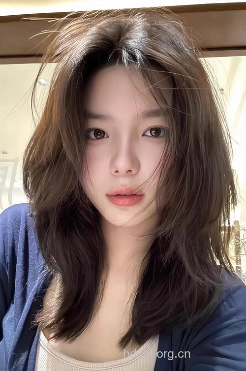 脸大的女生适合什么发型