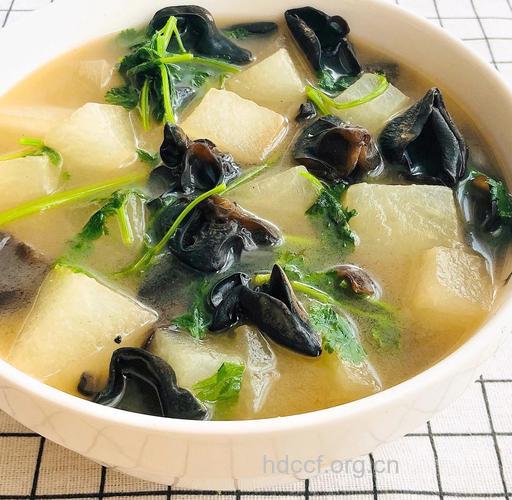夏季新型减肥食谱 香瓜炖木耳