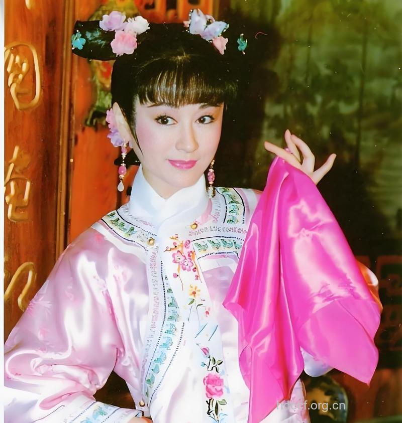 67岁潘迎紫再演大玉儿 皮肤紧致要求画老妆