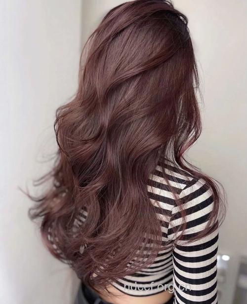 2010年金秋潮流的8款时尚发型