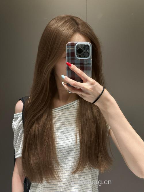 头发染什么颜色最安全的？