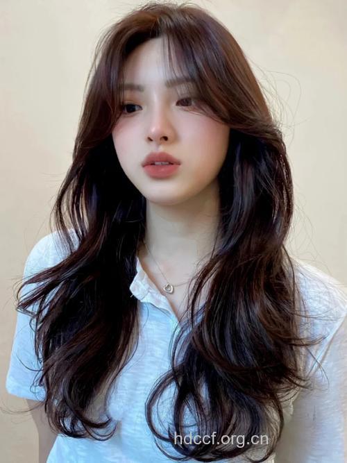 最具有女人味的4款发型