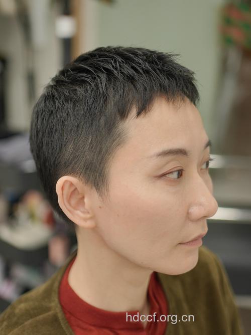 超短露眉刘海 将成下一季大热发型【图】