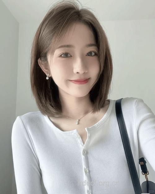 靓发型 瓜子脸如何修出来？