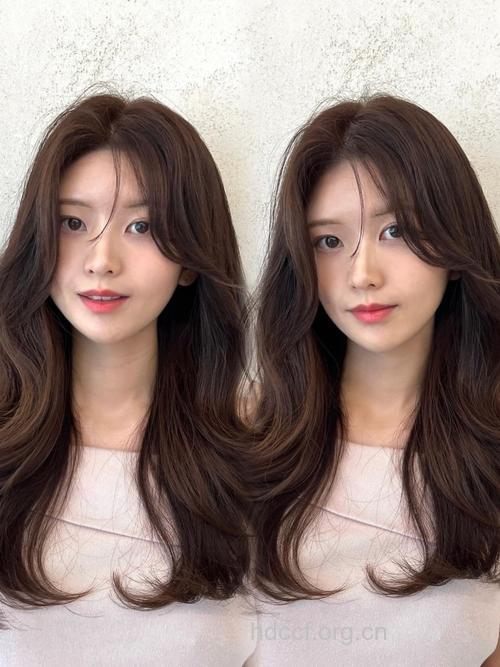 妩媚精致 不同脸型的韩式卷发