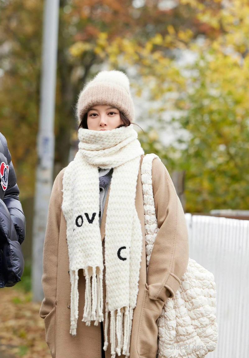 最新时尚 明星发型与围巾的搭配