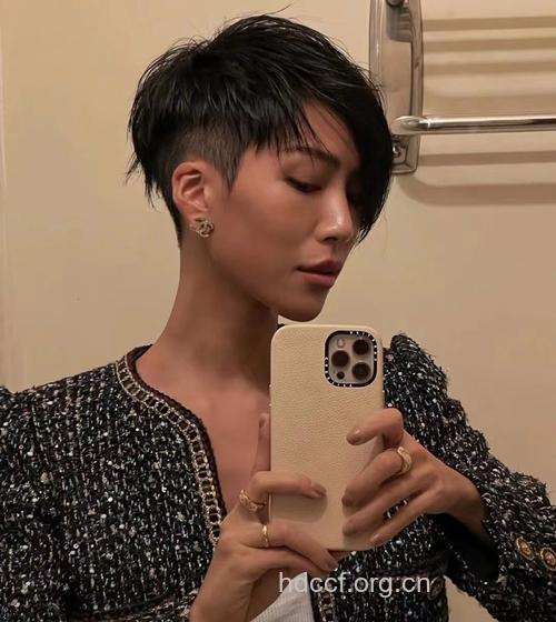 时尚焦点 朋克短发叛逆范儿