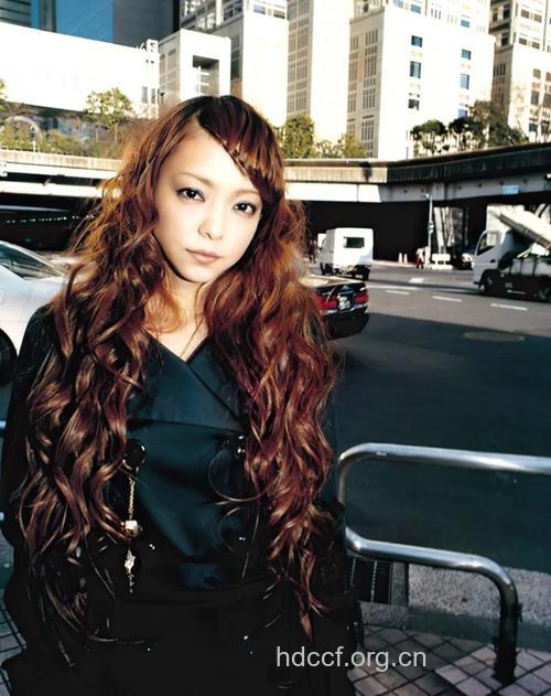 安室奈美惠09秋冬季复古造型秀