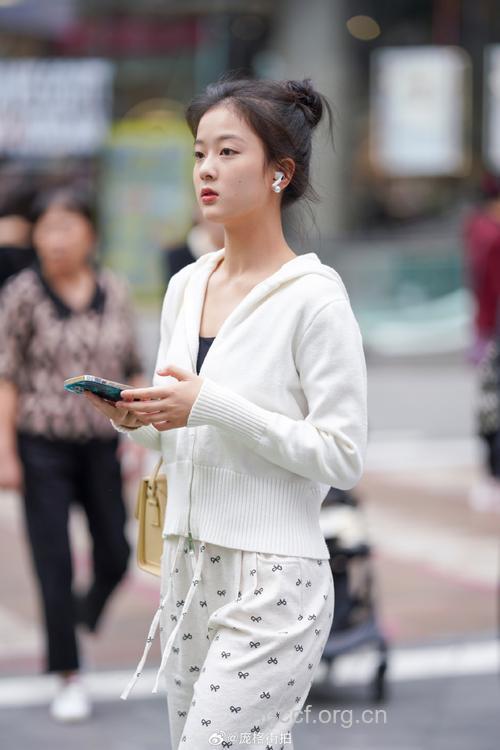 街拍女王09秋季最新时尚发型