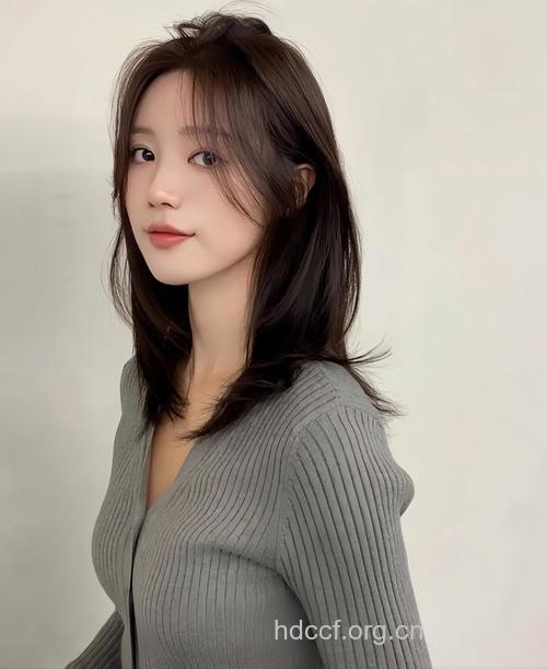 09秋季最新轻熟女知性中长发