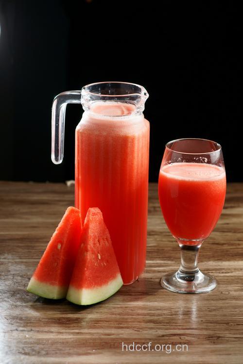 夏季减肥 西瓜汁最妙