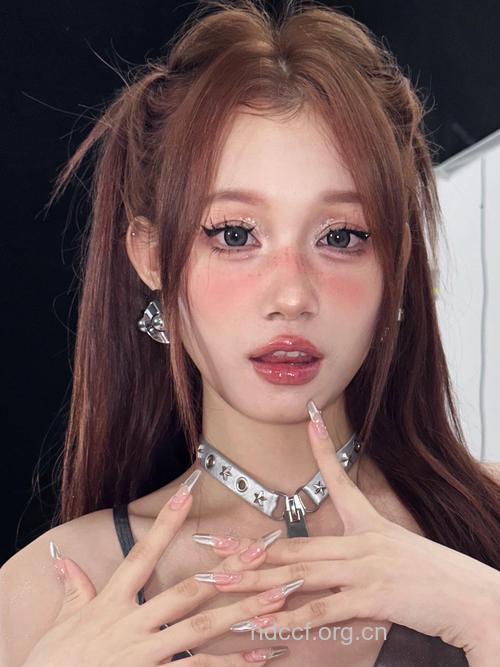 动感妩媚 十款人气辣妹发型