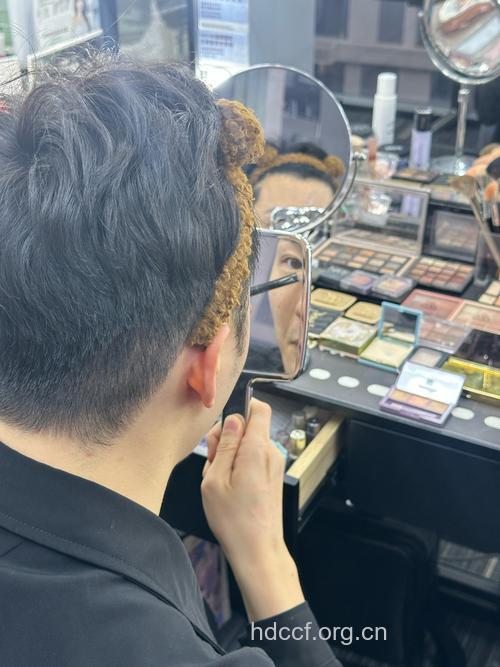 教男士如何玩转化妆品柜台