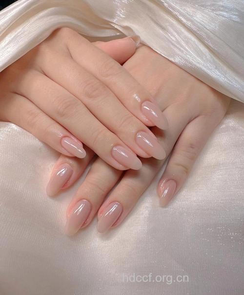 7款裸色美甲 男人的最爱