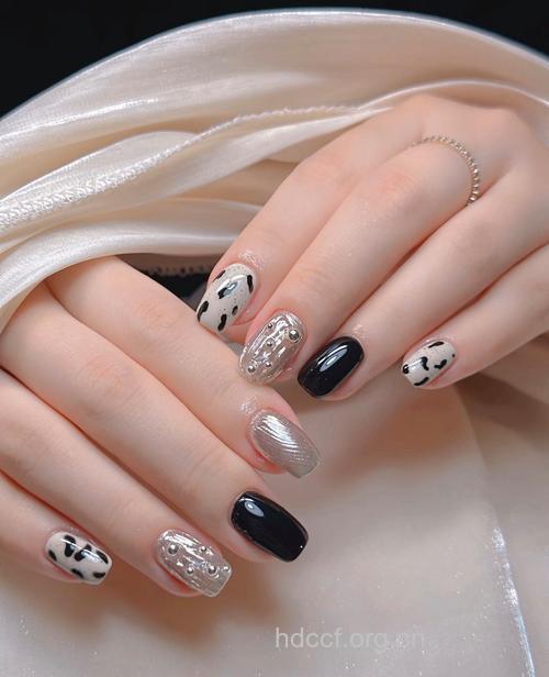 美甲DIY：自己调甲油颜色