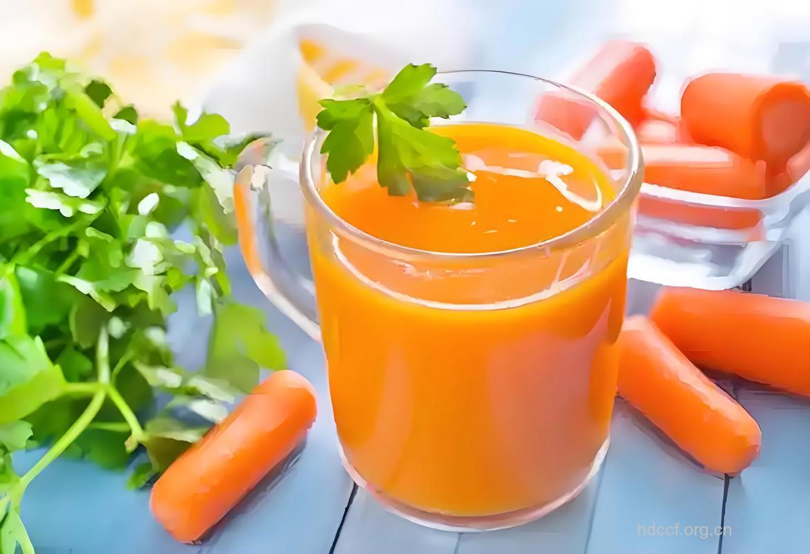 天然鲜榨胡萝卜汁帮你自然减肥