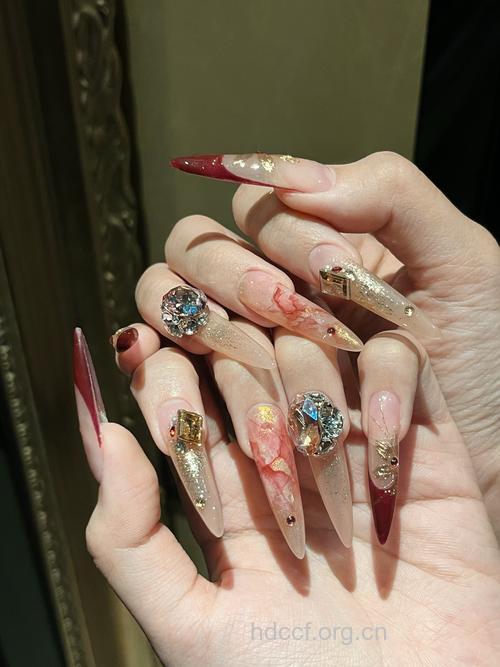 复古亮甲 彩妆革命悄然来袭