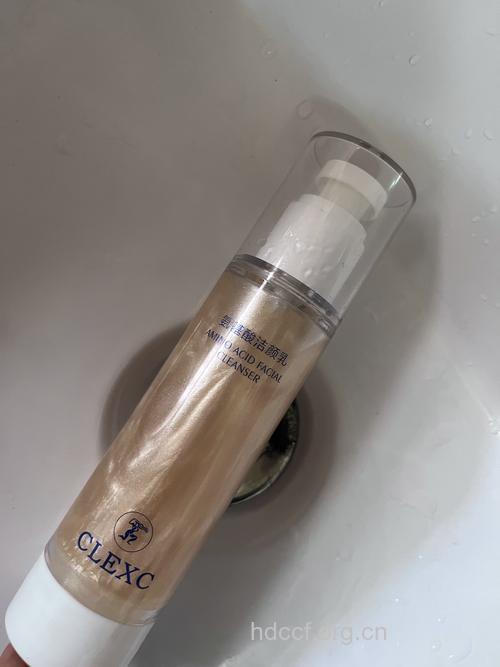 妙用爽肤水 顶替保养品