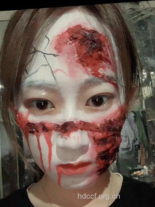 女星们的恐怖美容方法