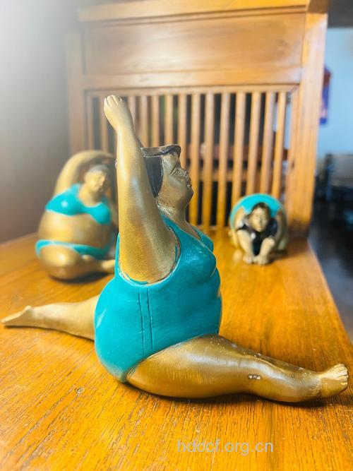 雕塑美丽上半身的毛巾减肥操