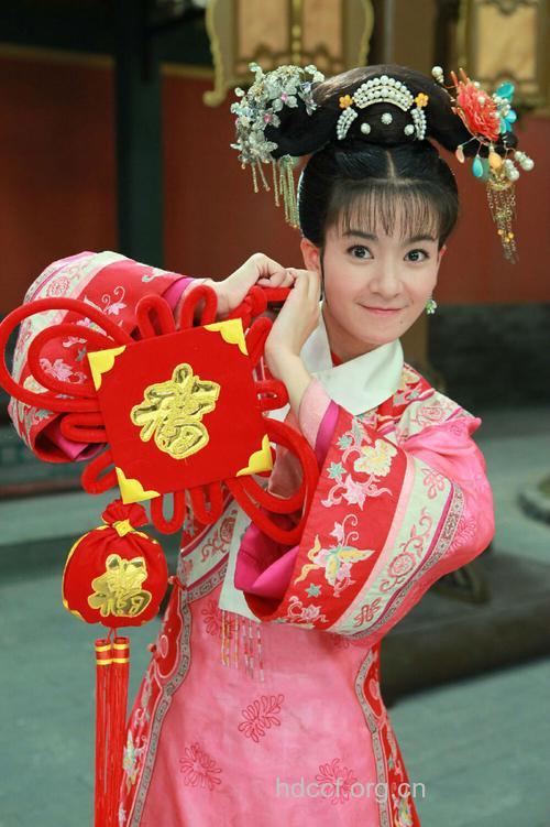 新格格李晟是如何祛痘的