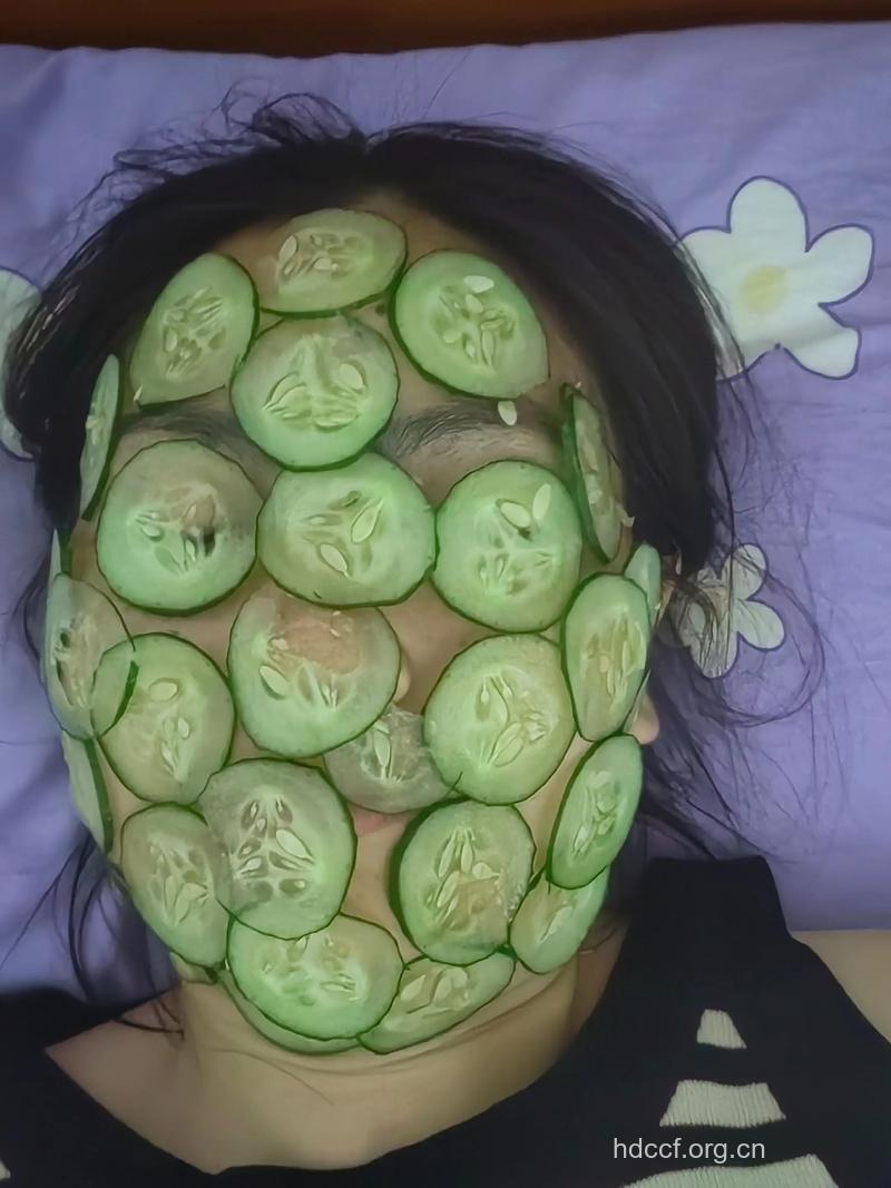 黄瓜补水保湿面膜，轻松造出好肌肤