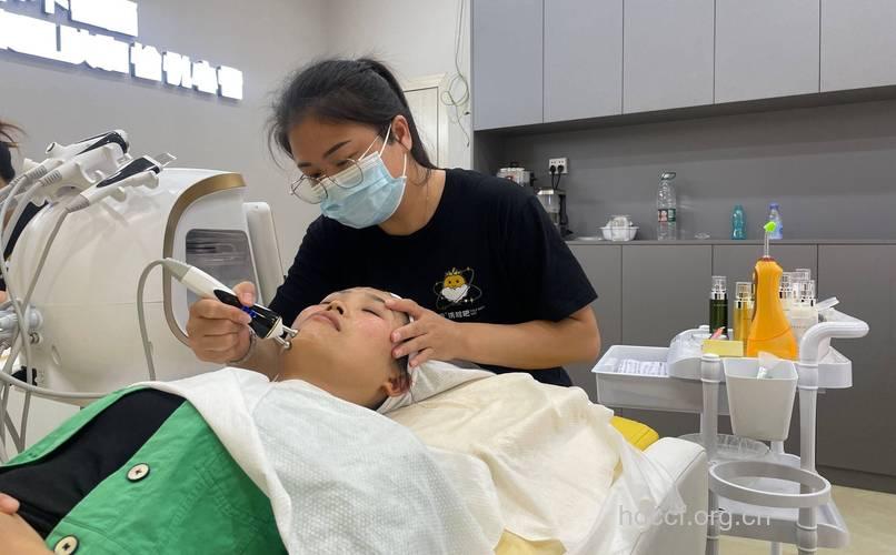 可以抗衰老的洗脸方法步骤图解