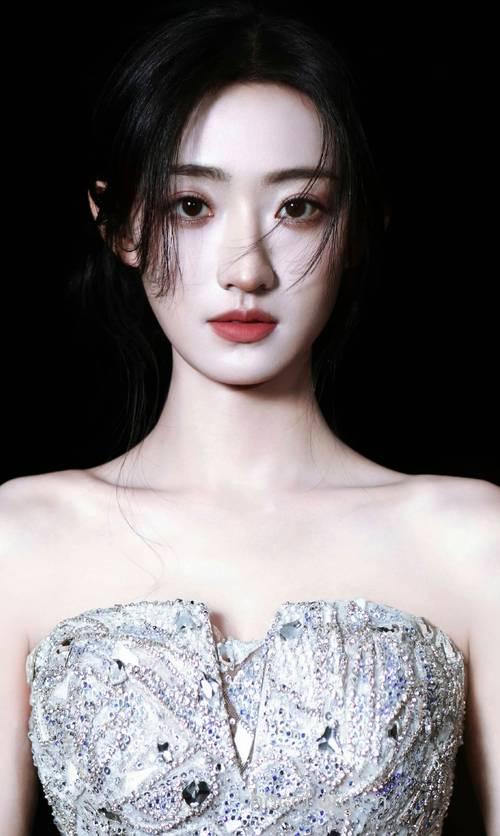 揭秘：中戏校花护肤全攻略