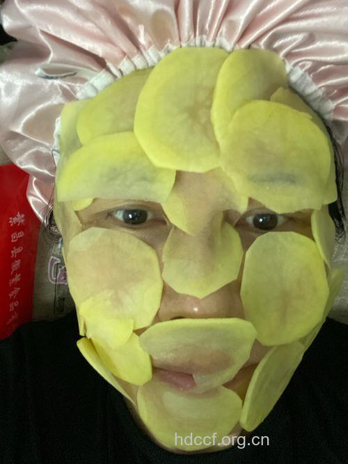DIY美容佳品 土豆滋润眼周皮肤