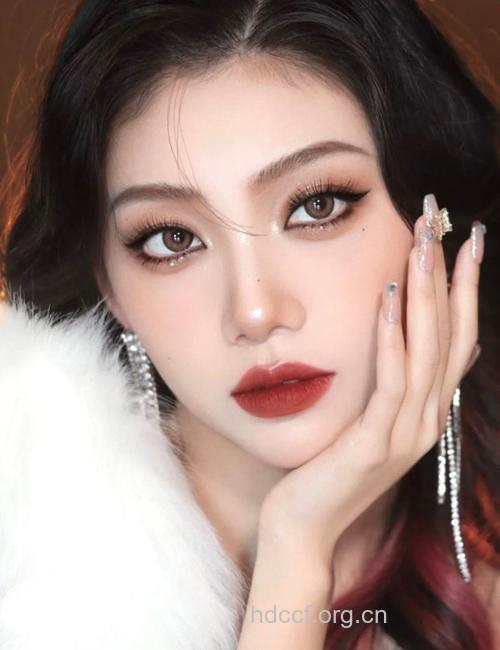 让你玩转派对的彩妆招式