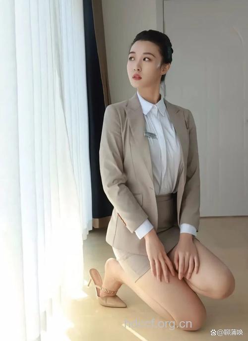 职场OL如何快速变妆party女王