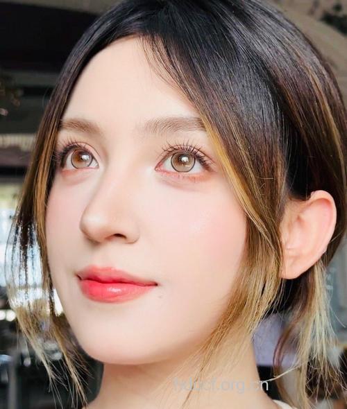让人羡慕的“混血儿”效果睫毛