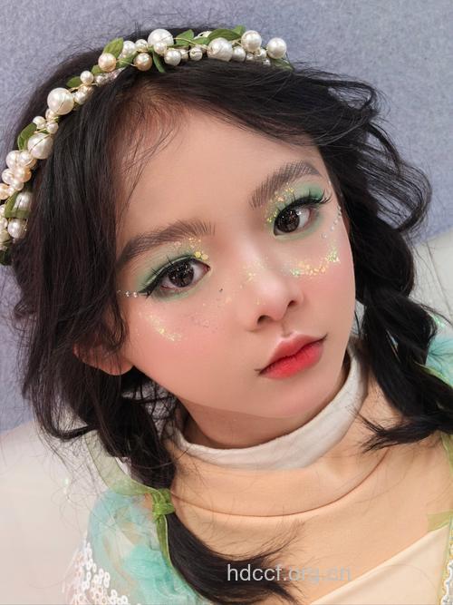 轻松打造人见人爱小女生妆