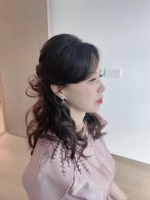 中年女性怎么化妆好看